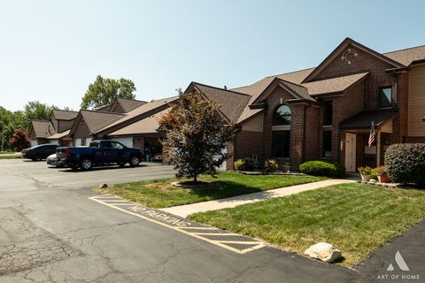 Tiny photo for 10820 Kathleen Court #D, Palos Hills, IL 60465 (MLS # 12482209)