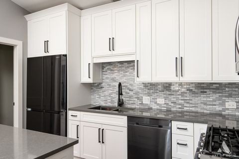 Tiny photo for 10820 Kathleen Court #D, Palos Hills, IL 60465 (MLS # 12482209)