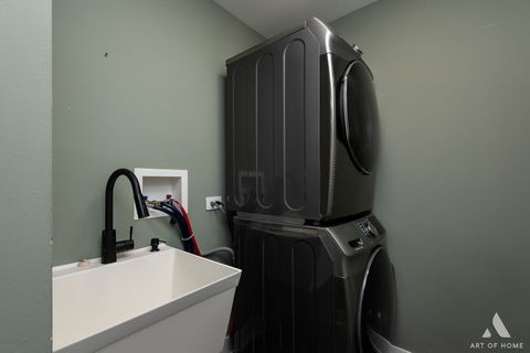 Tiny photo for 10820 Kathleen Court #D, Palos Hills, IL 60465 (MLS # 12482209)