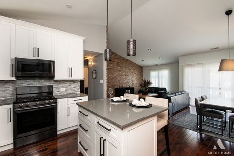 Tiny photo for 10820 Kathleen Court #D, Palos Hills, IL 60465 (MLS # 12482209)