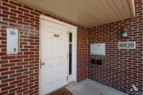 Tiny photo for 10820 Kathleen Court #D, Palos Hills, IL 60465 (MLS # 12482209)