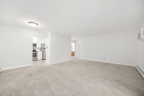Tiny photo for 3915 Saratoga Avenue #H214, Downers Grove, IL 60515 (MLS # 12511124)