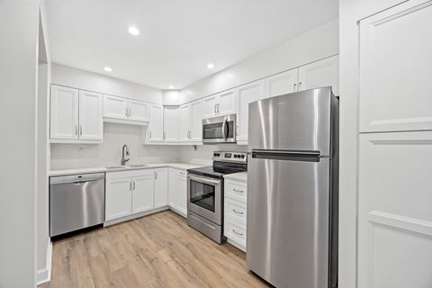 Tiny photo for 3915 Saratoga Avenue #H214, Downers Grove, IL 60515 (MLS # 12511124)