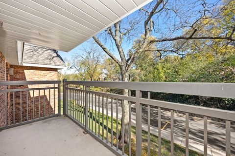 Tiny photo for 3915 Saratoga Avenue #H214, Downers Grove, IL 60515 (MLS # 12511124)