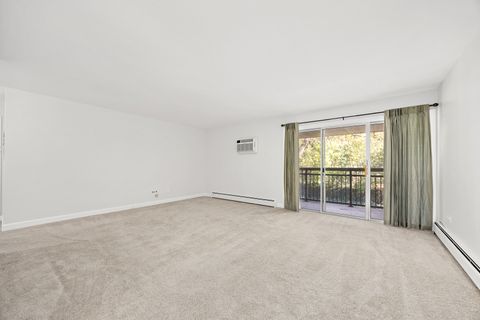 Tiny photo for 3915 Saratoga Avenue #H214, Downers Grove, IL 60515 (MLS # 12511124)