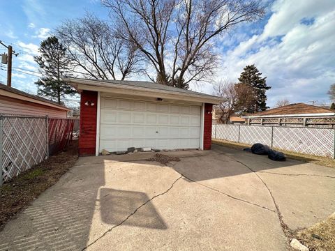 Tiny photo for 4322 Oak Avenue, Lyons, IL 60534 (MLS # 12582584)