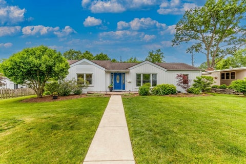 Tiny photo for 310 S Summit Street, Wheaton, IL 60187 (MLS # 12676083)