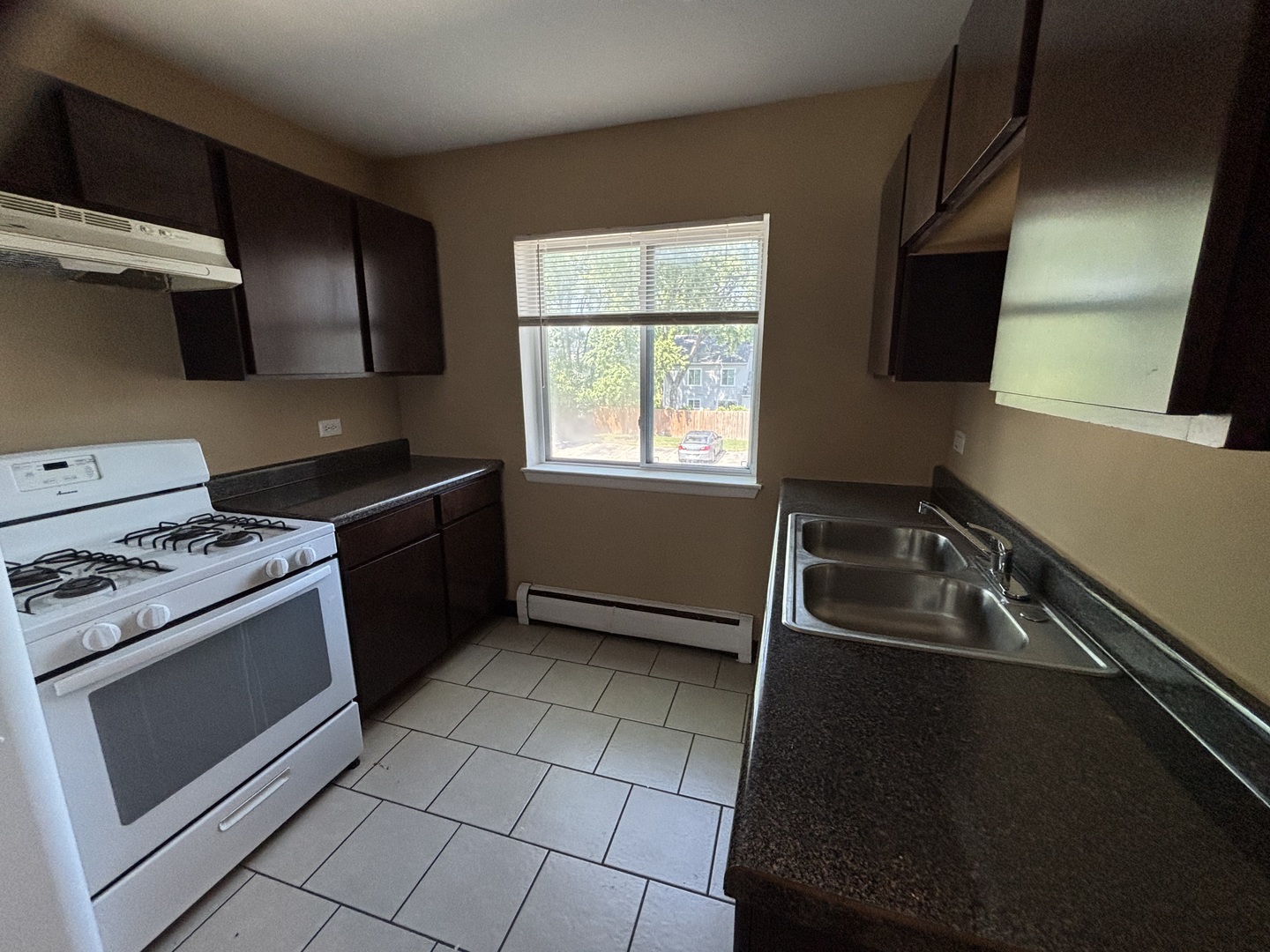701 spruce Court 4