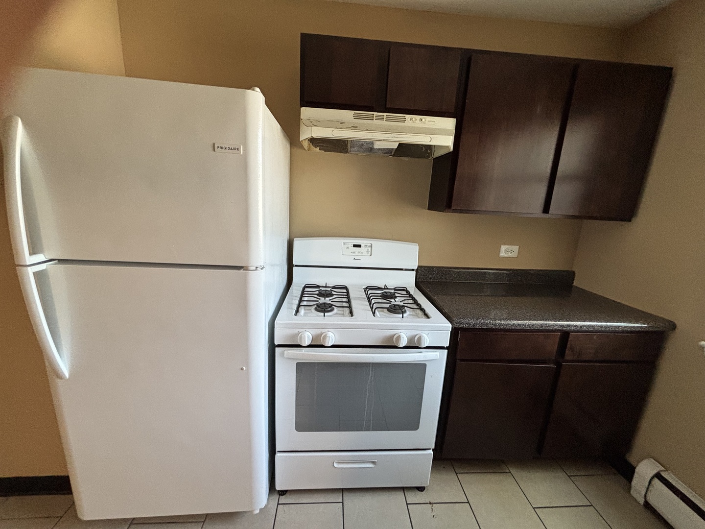 701 spruce Court 4