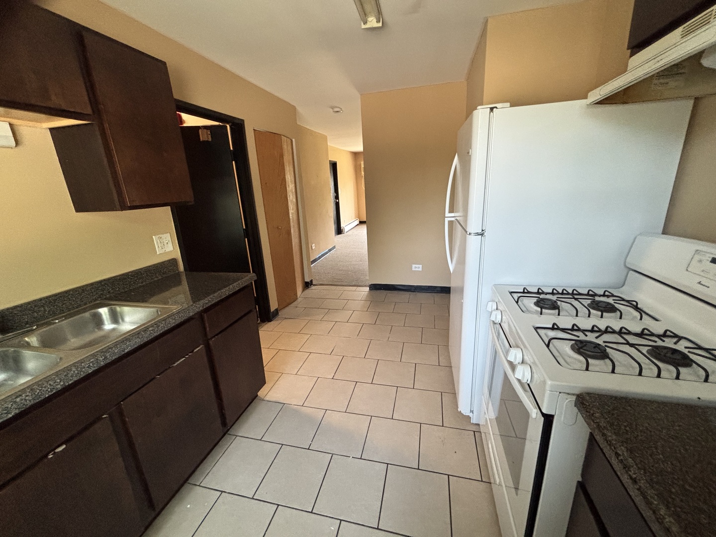 701 spruce Court 4