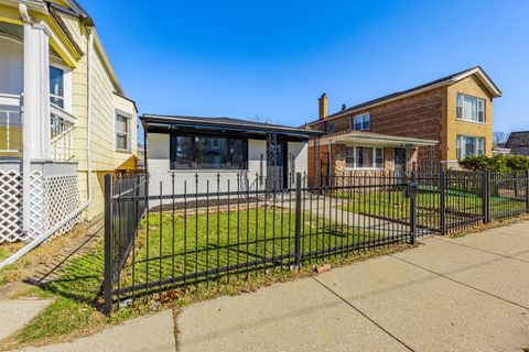 Tiny photo for 8051 S Escanaba Avenue, Chicago, IL 60617 (MLS # 12603116)
