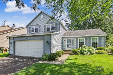 Photo of 392 Basswood Court, Carol Stream, IL 60188 (MLS # 12699288)