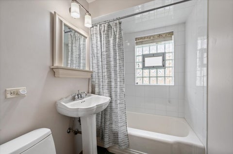 Tiny photo for 7259 N Odell Avenue, Chicago, IL 60631 (MLS # 12726238)