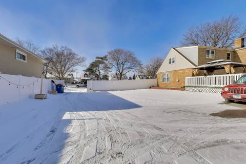 Tiny photo for 29 S Iowa Avenue, Addison, IL 60101 (MLS # 12550845)