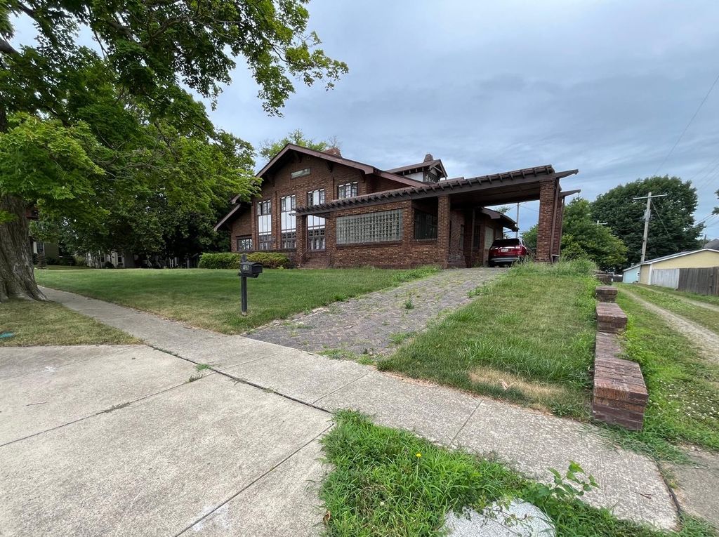 Photo for 109 W Macon Street, Clinton, IL 61727 (MLS # 12420051)