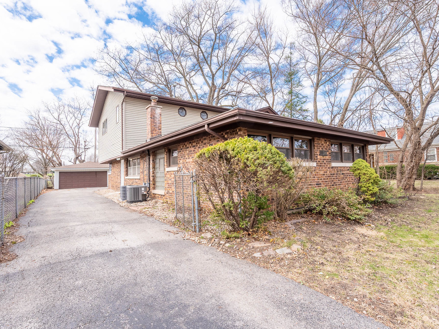 11300 S Fairfield Avenue