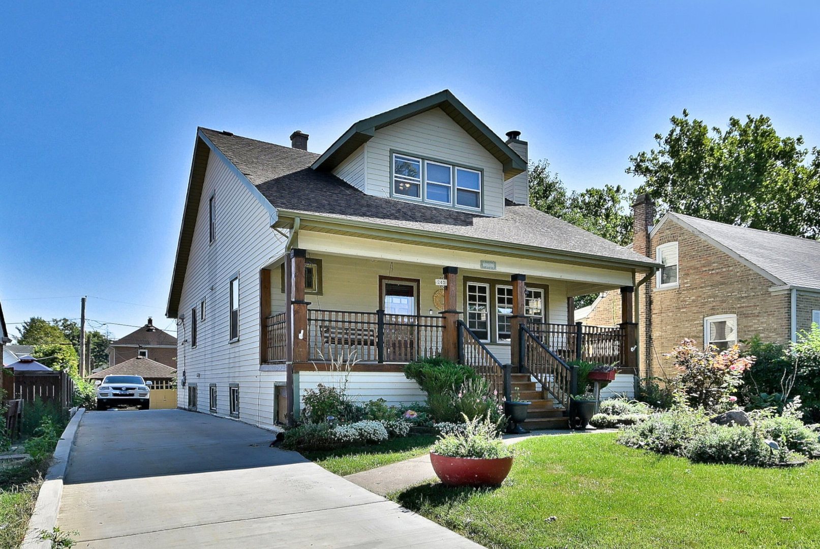 245 S Addison Street