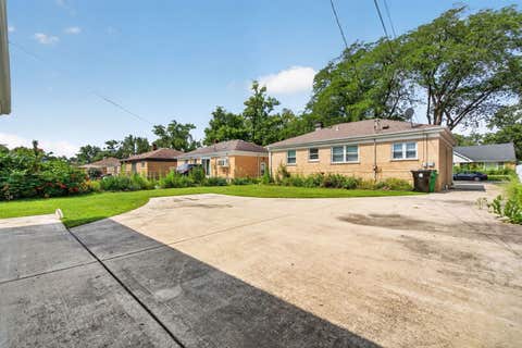 Tiny photo for 1621 Boeger Avenue, Westchester, IL 60154 (MLS # 12718749)