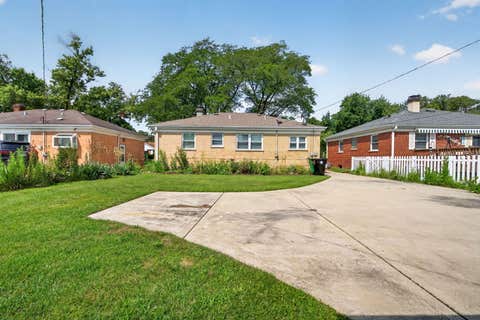 Tiny photo for 1621 Boeger Avenue, Westchester, IL 60154 (MLS # 12718749)