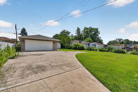 Tiny photo for 1621 Boeger Avenue, Westchester, IL 60154 (MLS # 12718749)