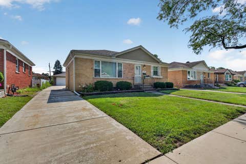 Tiny photo for 1621 Boeger Avenue, Westchester, IL 60154 (MLS # 12718749)