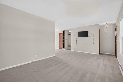 Tiny photo for 1621 Boeger Avenue, Westchester, IL 60154 (MLS # 12718749)