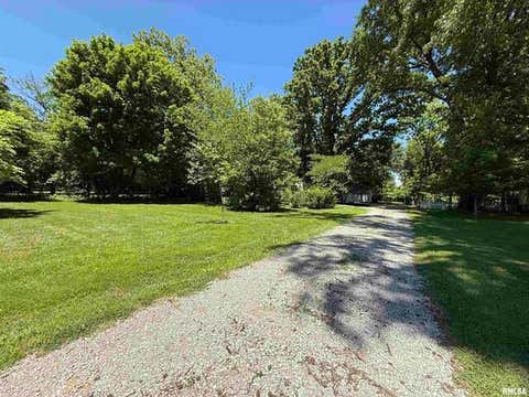 Tiny photo for 1312 W Sycamore Street, Carbondale, IL 62901 (MLS # 12719899)