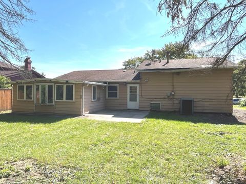 Tiny photo for 17622 Oakwood Drive, Hazel Crest, IL 60429 (MLS # 12492881)