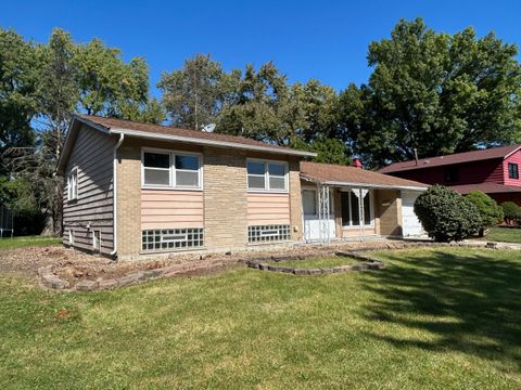 Tiny photo for 17622 Oakwood Drive, Hazel Crest, IL 60429 (MLS # 12492881)