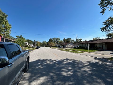 Tiny photo for 17622 Oakwood Drive, Hazel Crest, IL 60429 (MLS # 12492881)