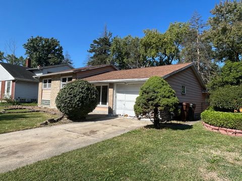 Tiny photo for 17622 Oakwood Drive, Hazel Crest, IL 60429 (MLS # 12492881)