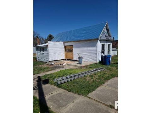 Photo of 700 Boone Street, Olney, IL 62450 (MLS # QC4252329)