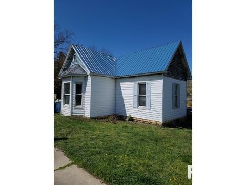 Tiny photo for 700 Boone Street, Olney, IL 62450 (MLS # QC4252329)