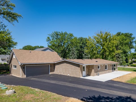 Tiny photo for 1823 E Park Place, Arlington Heights, IL 60004 (MLS # 12718526)