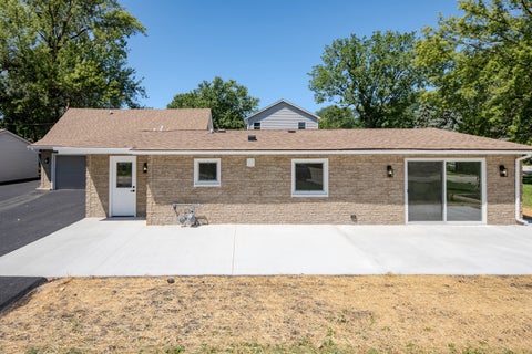 Tiny photo for 1823 E Park Place, Arlington Heights, IL 60004 (MLS # 12718526)