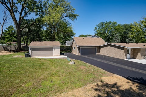 Tiny photo for 1823 E Park Place, Arlington Heights, IL 60004 (MLS # 12718526)