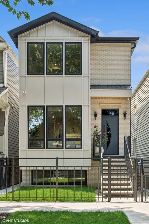 3040 N Hoyne Avenue Chicago IL 60618