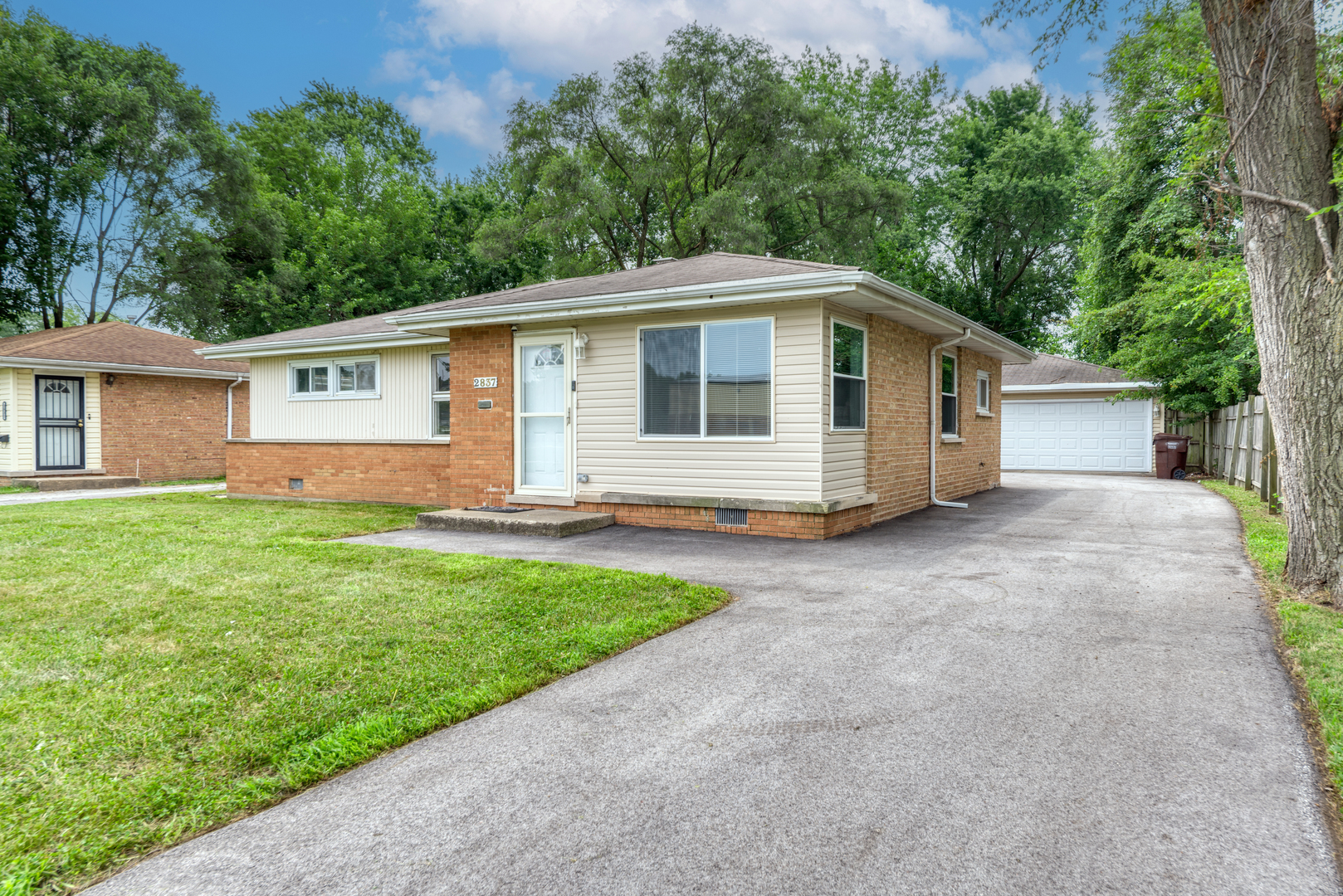 2837 Oxford Drive