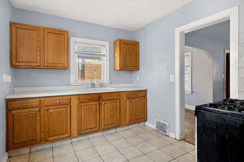 Tiny photo for 2823 Ridgeway Avenue, Rockford, IL 61101 (MLS # 12602500)