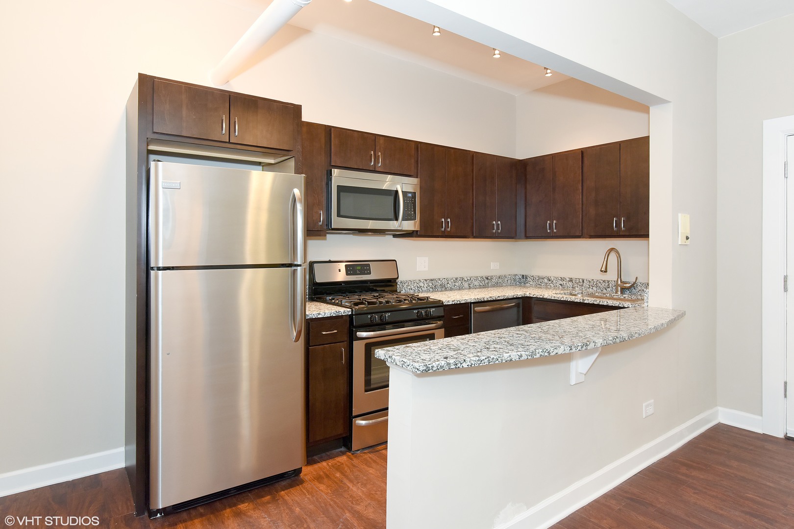 644 W Wrightwood Avenue 6