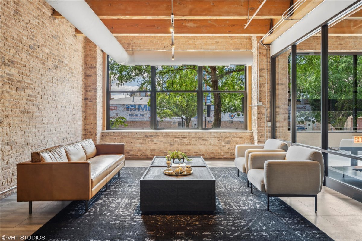 1040 W Adams Street 110