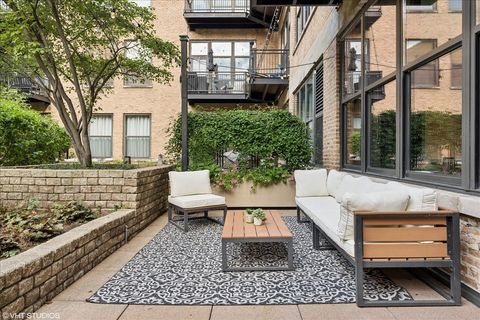 Tiny photo for 1040 W Adams Street #110, Chicago, IL 60607 (MLS # 12614956)