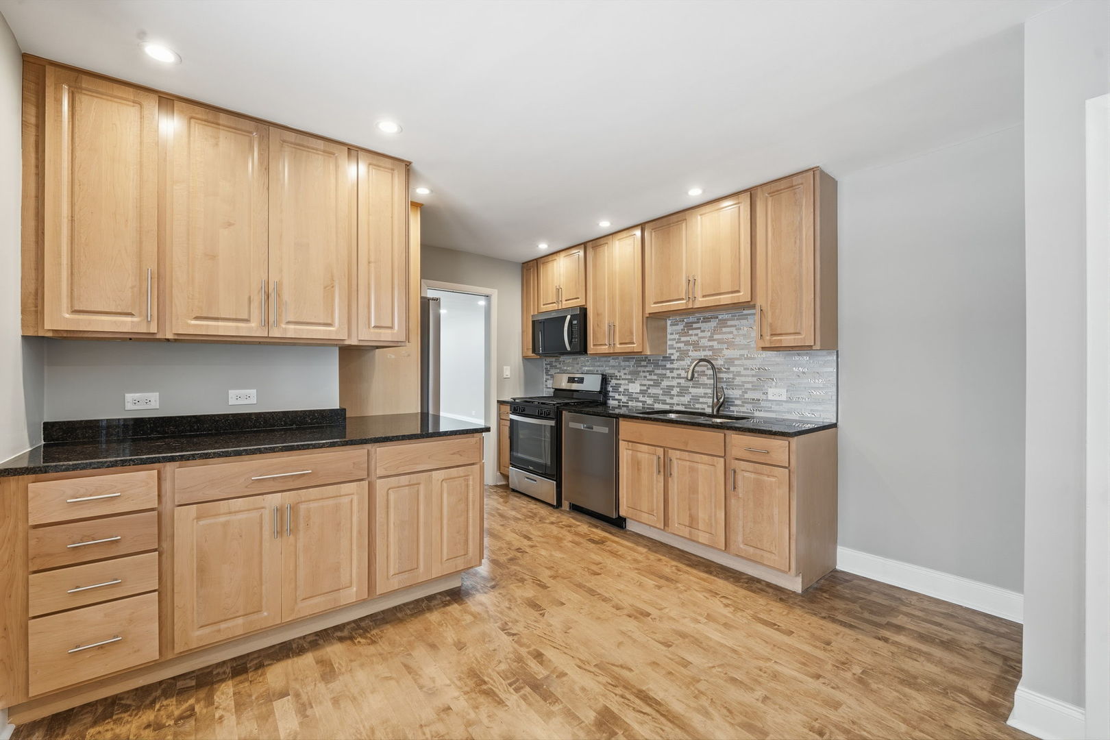 1220 N Hamlin Avenue