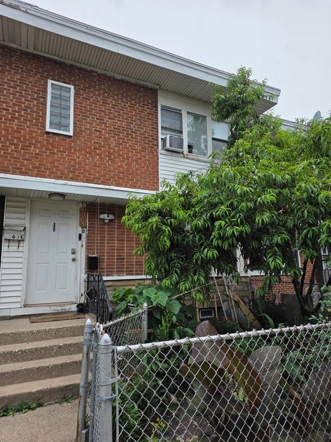 Photo of 5065 W Gladys Avenue #D, Chicago, IL 60644 (MLS # 12710547)