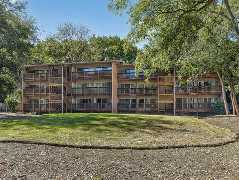 Photo of 5882 Forest View Road #B, Lisle, IL 60532 (MLS # 12491455)