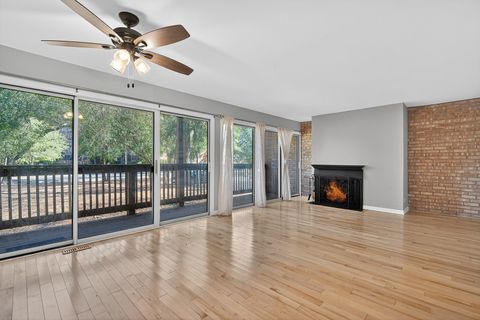 Tiny photo for 5882 Forest View Road #B, Lisle, IL 60532 (MLS # 12491455)