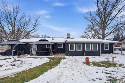 Tiny photo for 6145 FAIR Avenue, Davenport, IA 52806 (MLS # QC4270018)