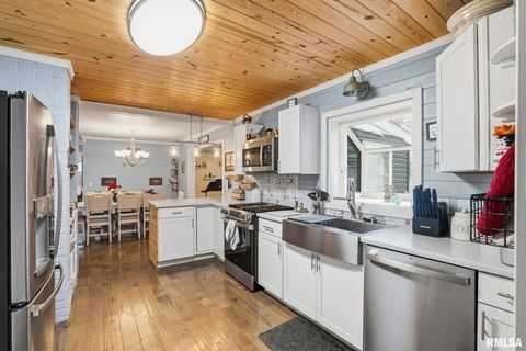 Tiny photo for 6145 FAIR Avenue, Davenport, IA 52806 (MLS # QC4270018)