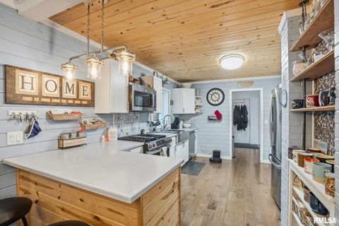 Tiny photo for 6145 FAIR Avenue, Davenport, IA 52806 (MLS # QC4270018)