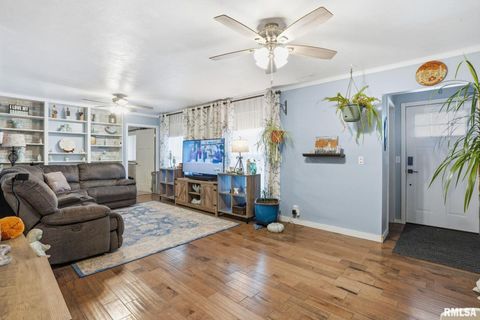 Tiny photo for 6145 FAIR Avenue, Davenport, IA 52806 (MLS # QC4270018)